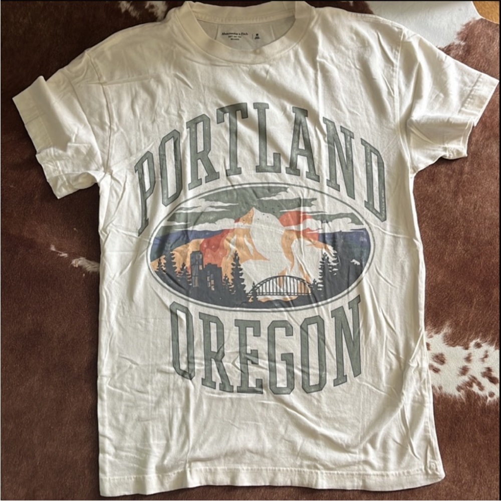 Graphic tee